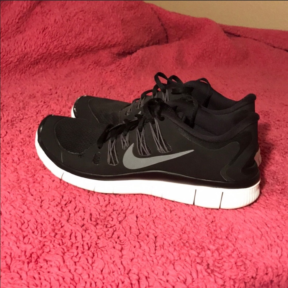 Nike Tennis Shoes